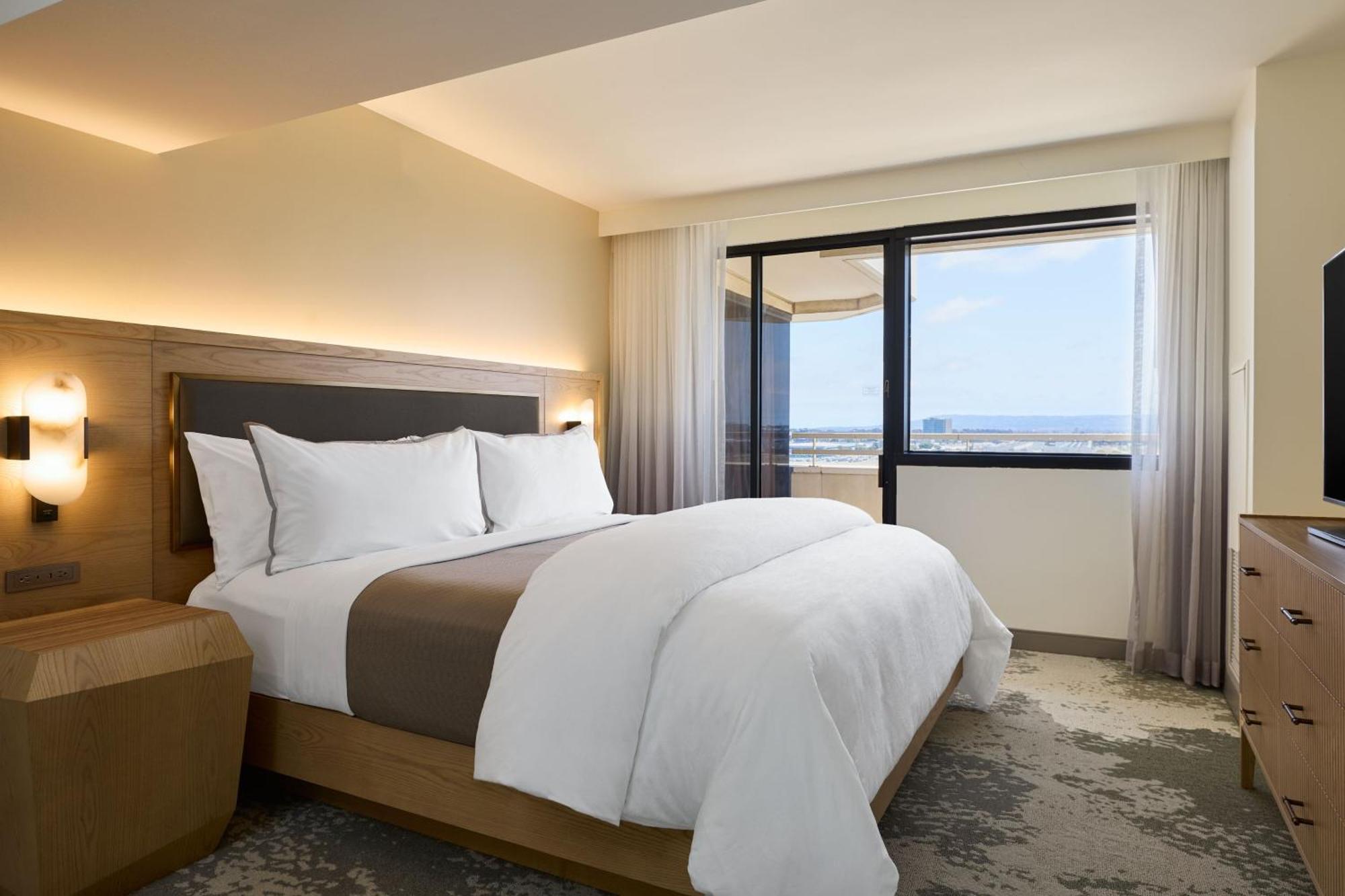 The Westin Los Angeles Airport Экстерьер фото