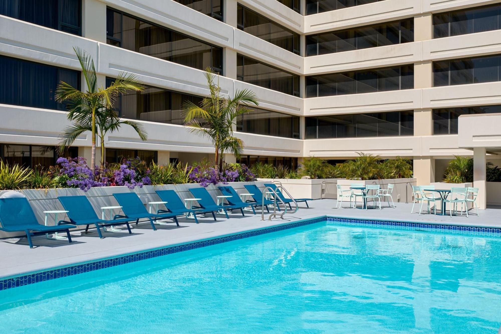 The Westin Los Angeles Airport Экстерьер фото
